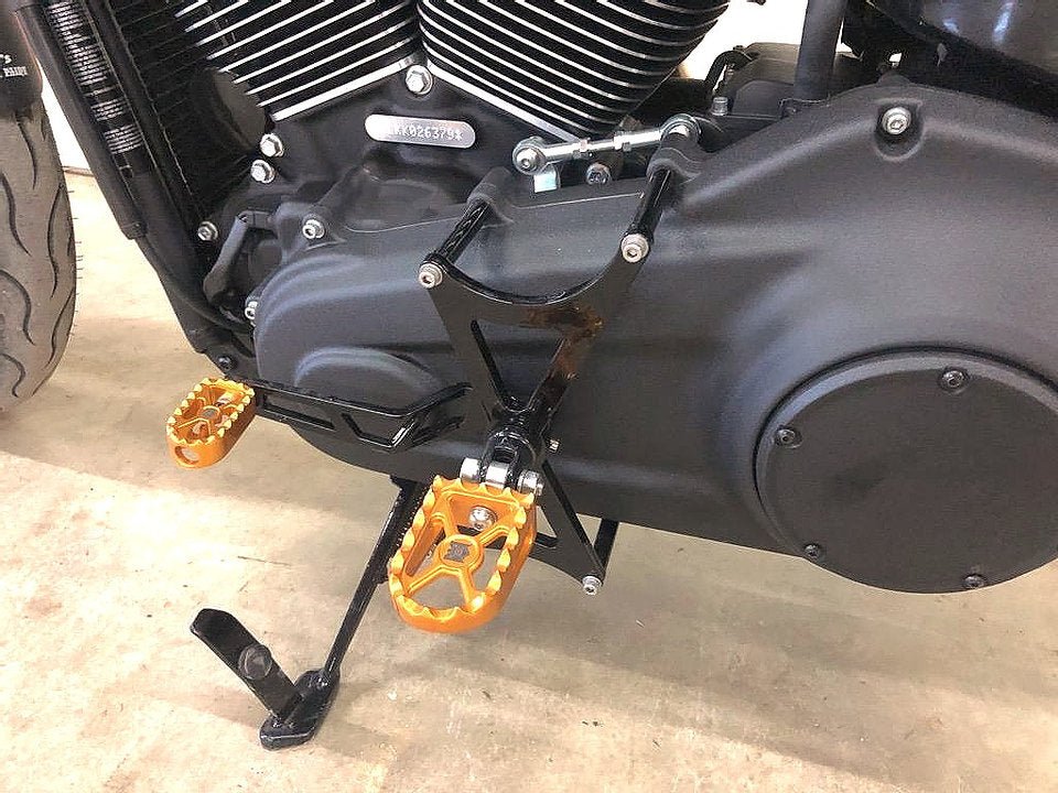 Death Metal Racing - 2018-up Softail Mid Controls - Shift & Brake arms - Boosted Brad - Lucky Speed Shop