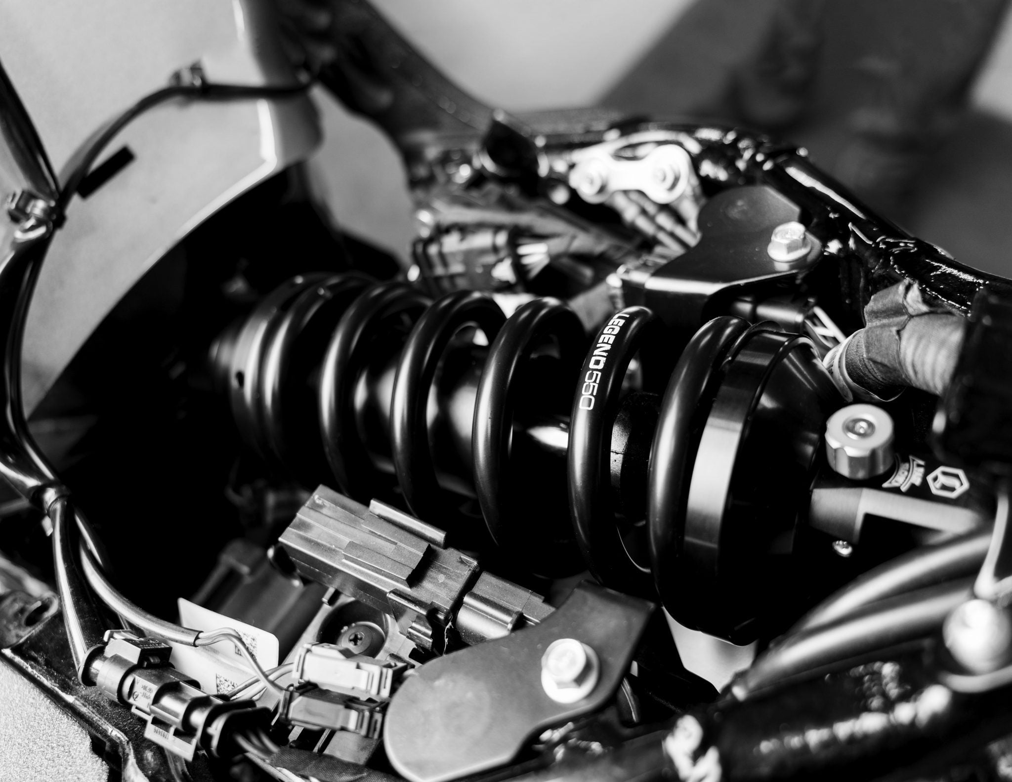 Legend Revo-A - SOFTAIL - Rear Suspension - Legend Suspension - Lucky Speed Shop